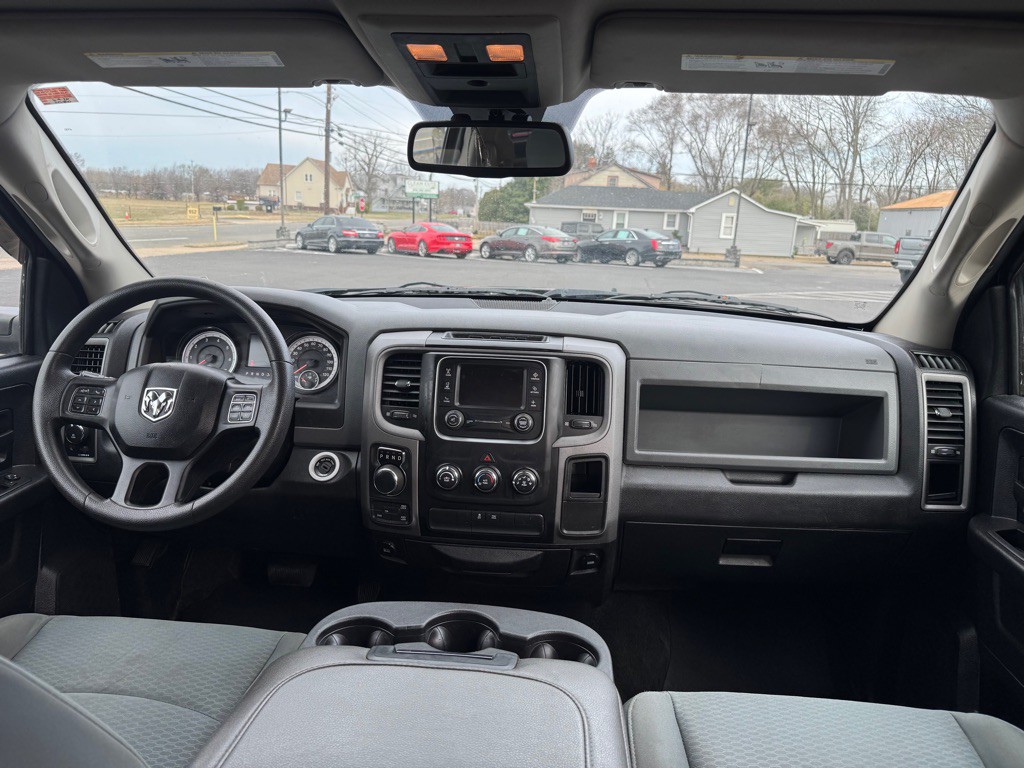 2015 RAM 1500 Image 9