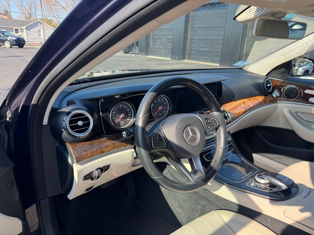2017 Mercedes-Benz E-Class Image 5