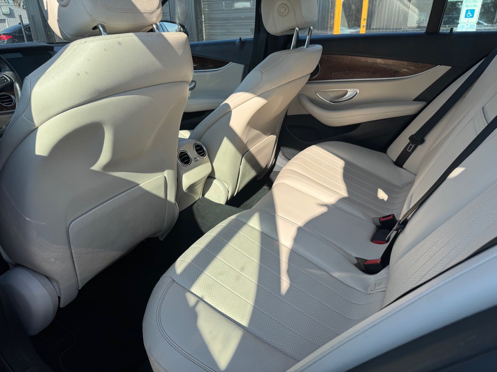 2017 Mercedes-Benz E-Class Image 6