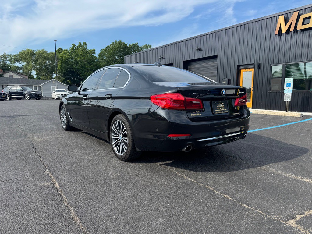 2017 BMW 5 Series Image 2