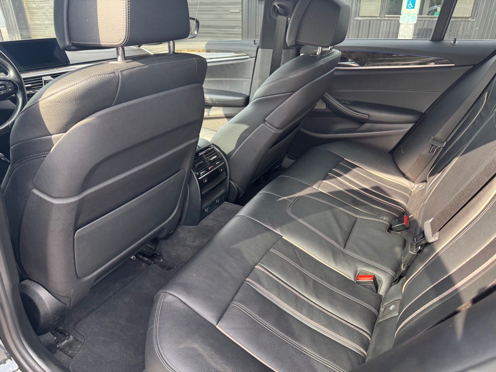 2017 BMW 5 Series Image 6