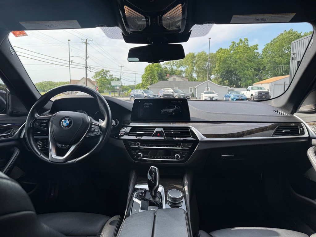 2017 BMW 5 Series Image 9