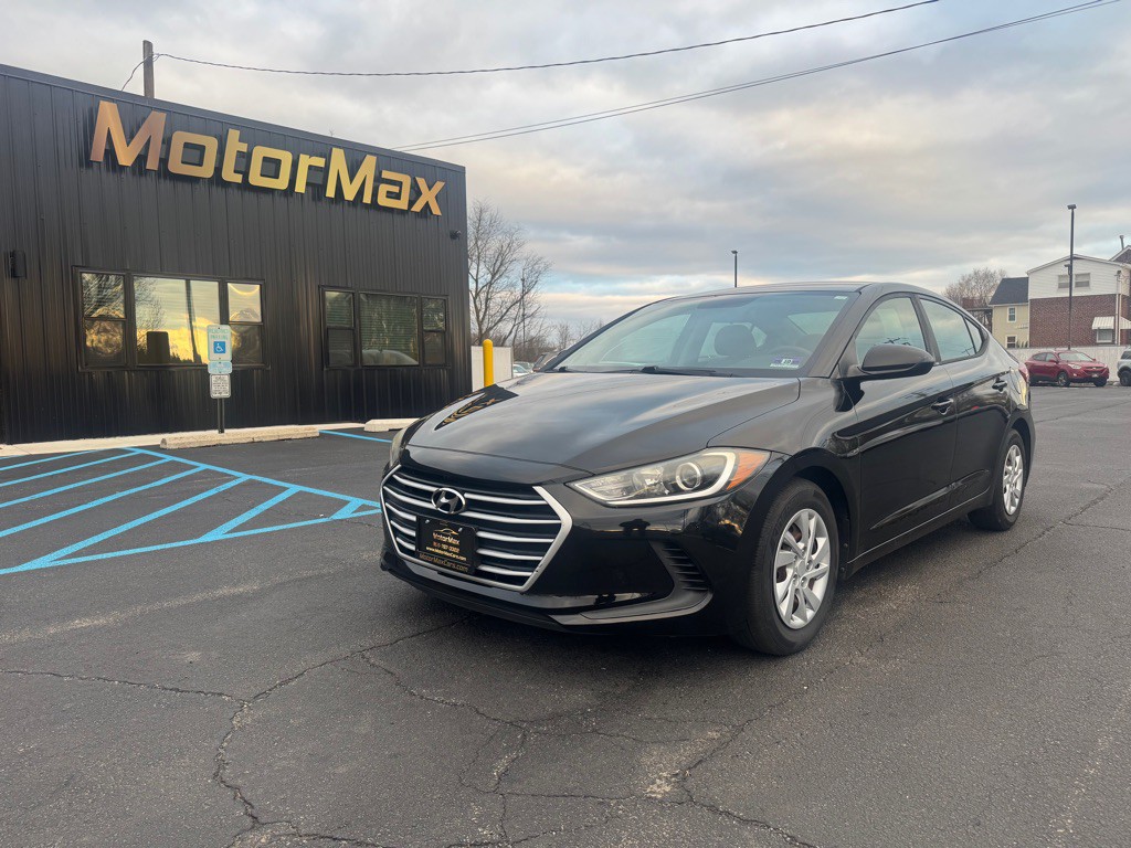 2017 Hyundai Elantra Image 1