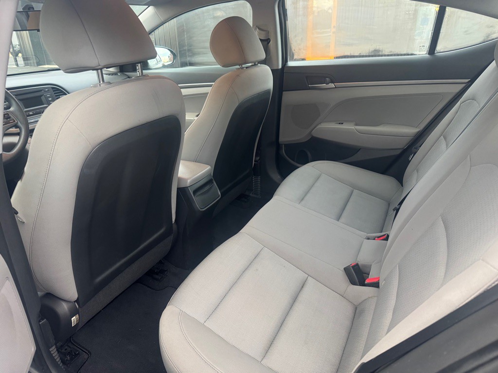 2017 Hyundai Elantra Image 6