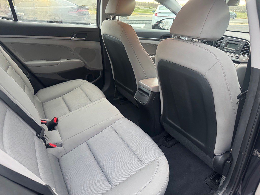 2017 Hyundai Elantra Image 7