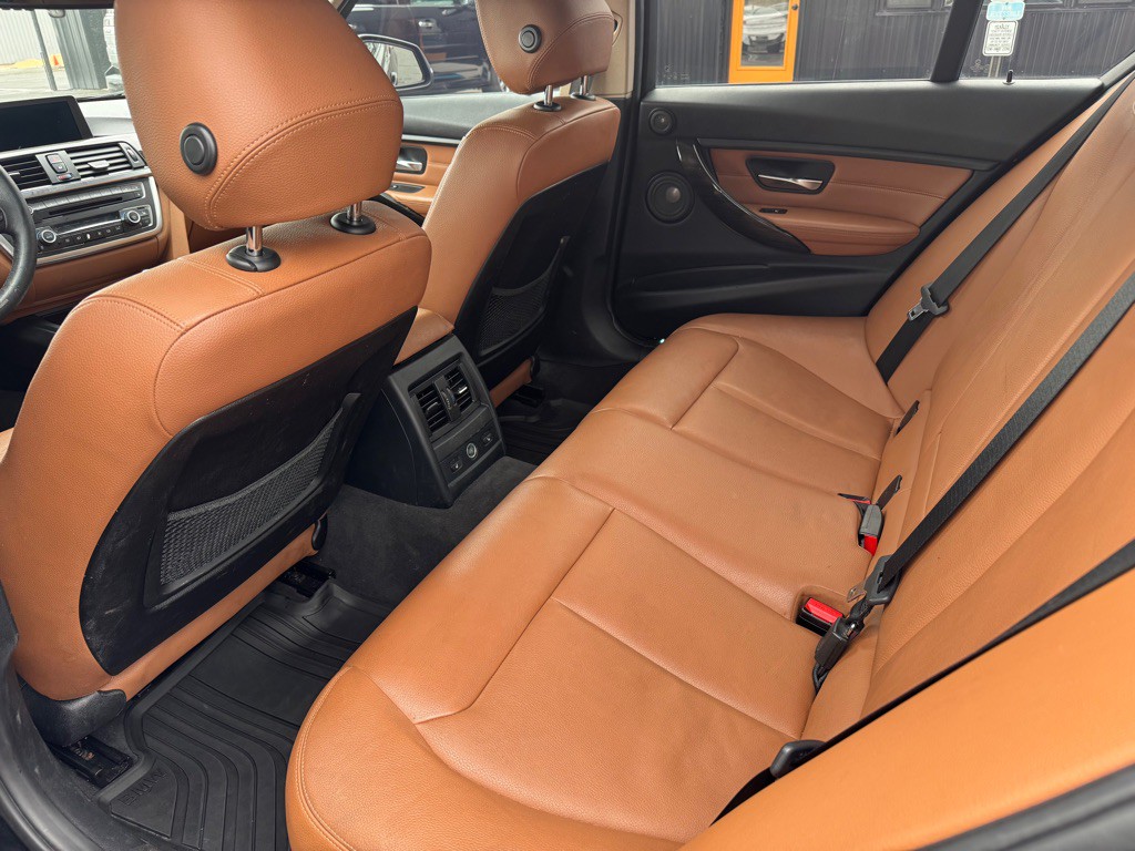 2015 BMW 3 Series Image 6