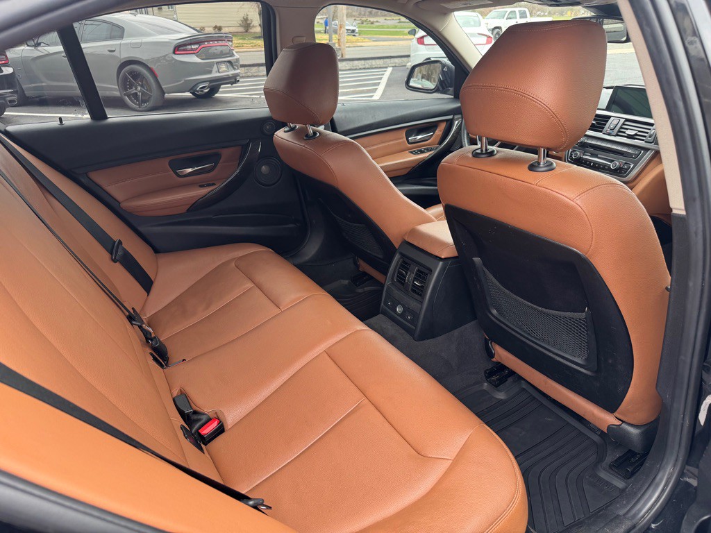 2015 BMW 3 Series Image 7