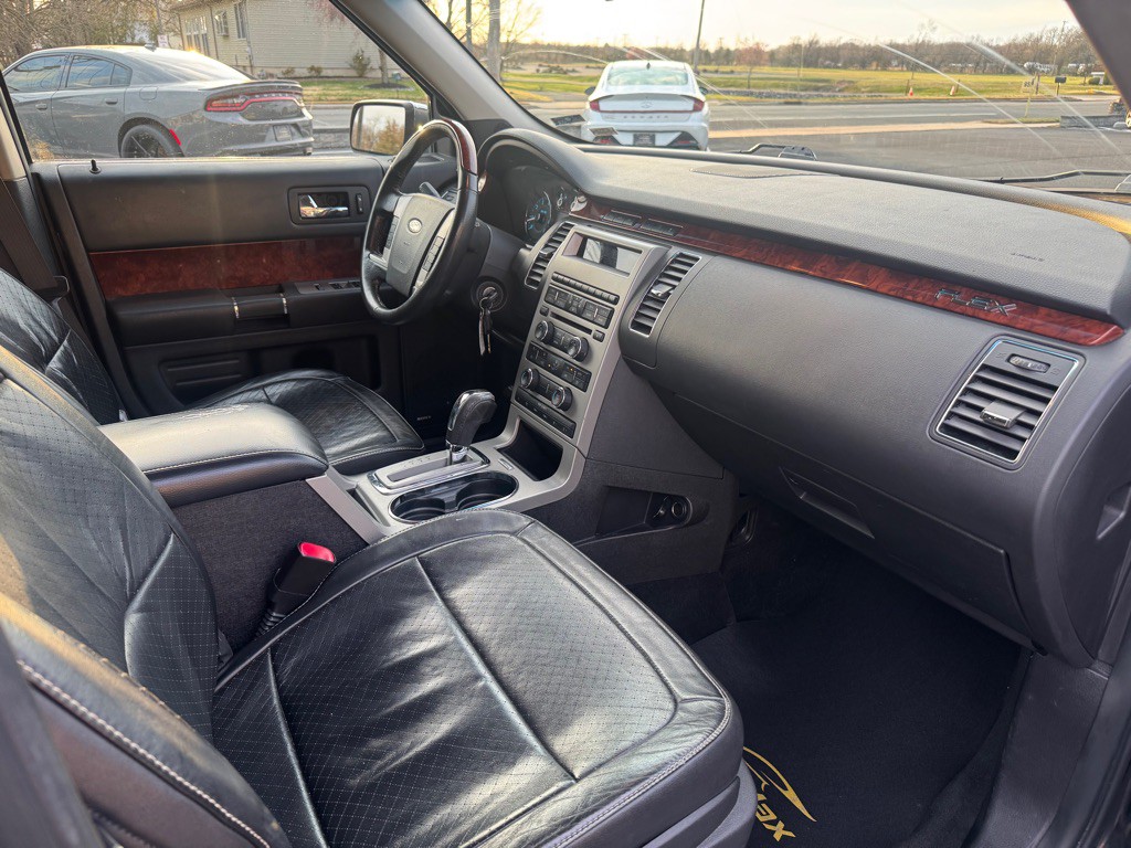 2009 Ford Flex Image 10