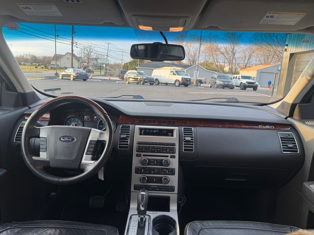 2009 Ford Flex Image 11
