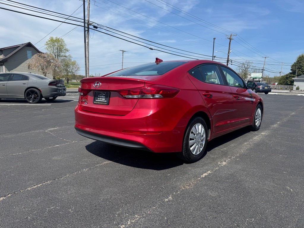 2017 Hyundai Elantra Image 3