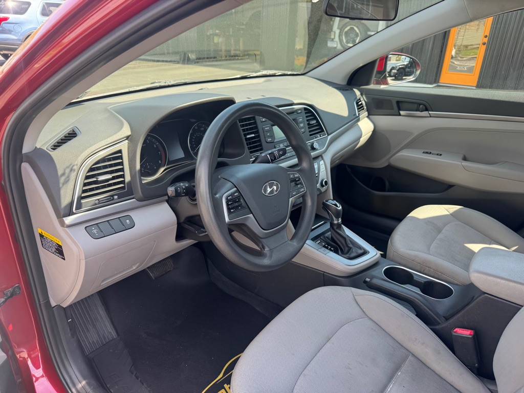 2017 Hyundai Elantra Image 5