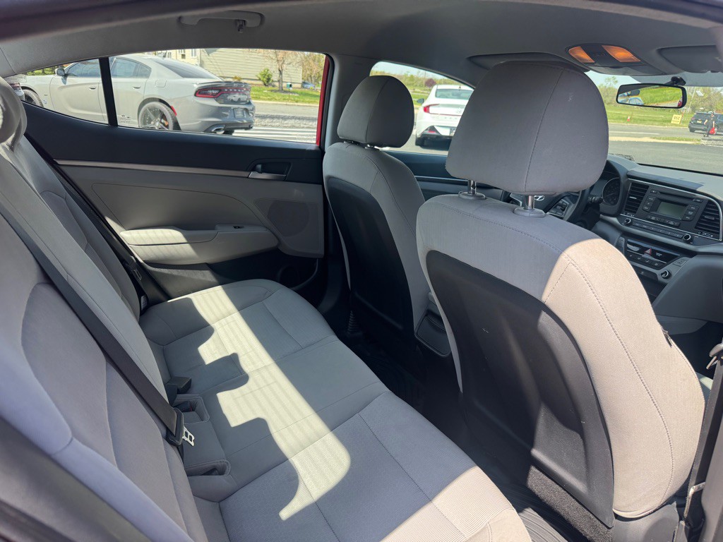 2017 Hyundai Elantra Image 7
