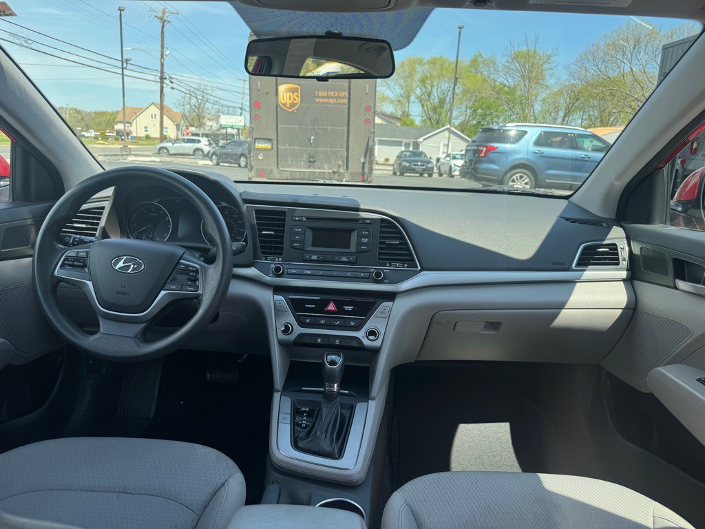 2017 Hyundai Elantra Image 9