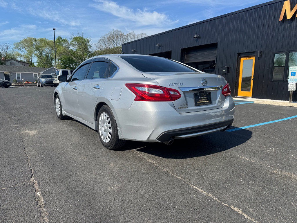 2016 Nissan Altima Image 2