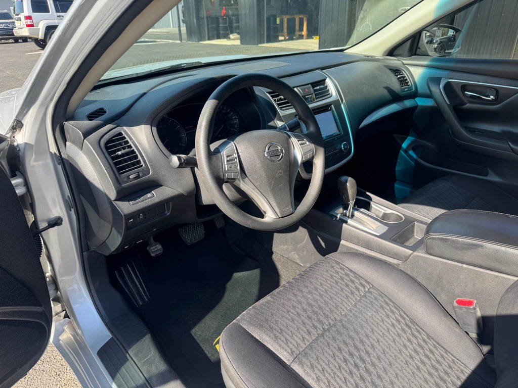 2016 Nissan Altima Image 5