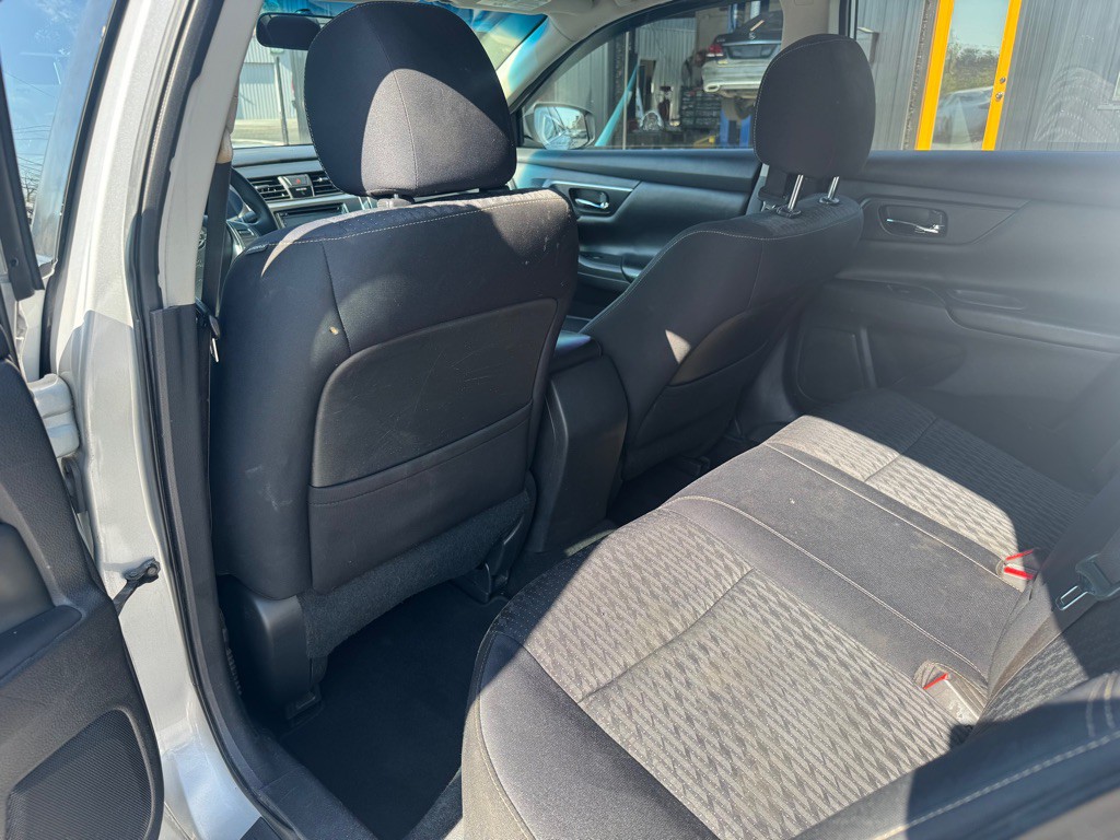 2016 Nissan Altima Image 6