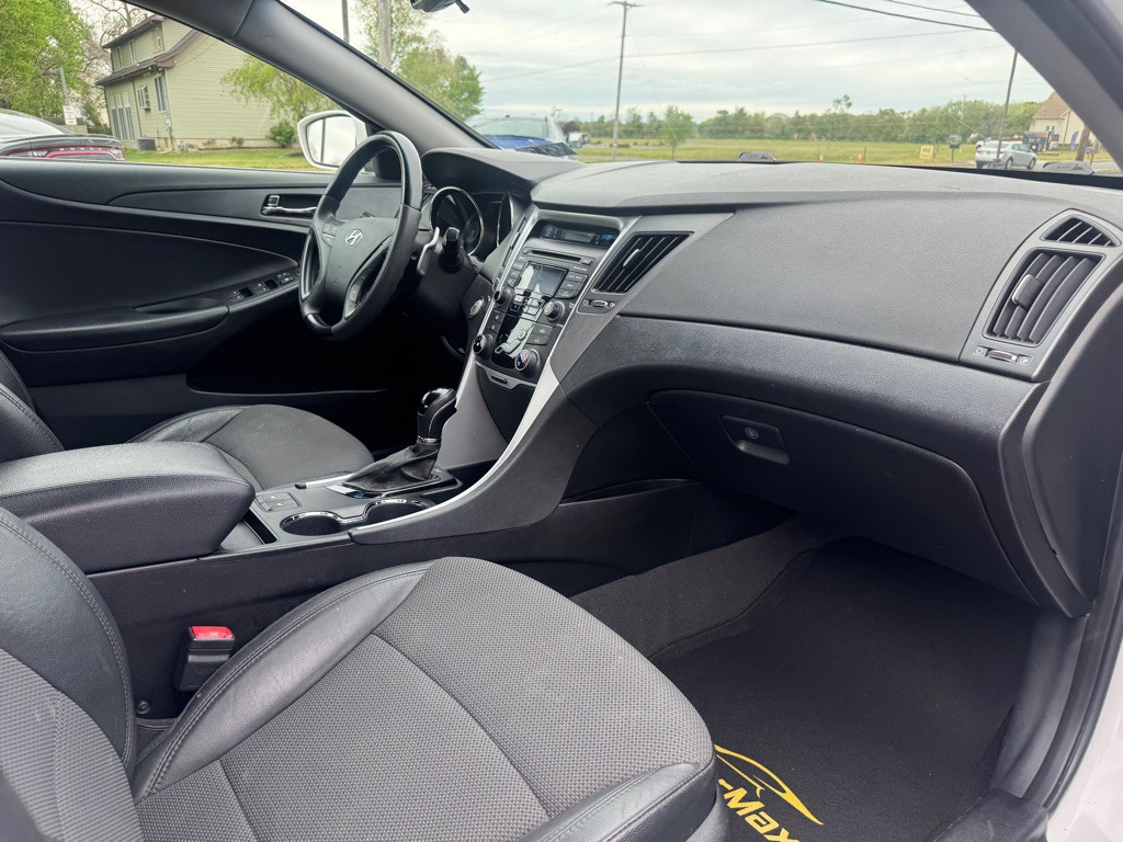 2013 Hyundai Sonata Image 8