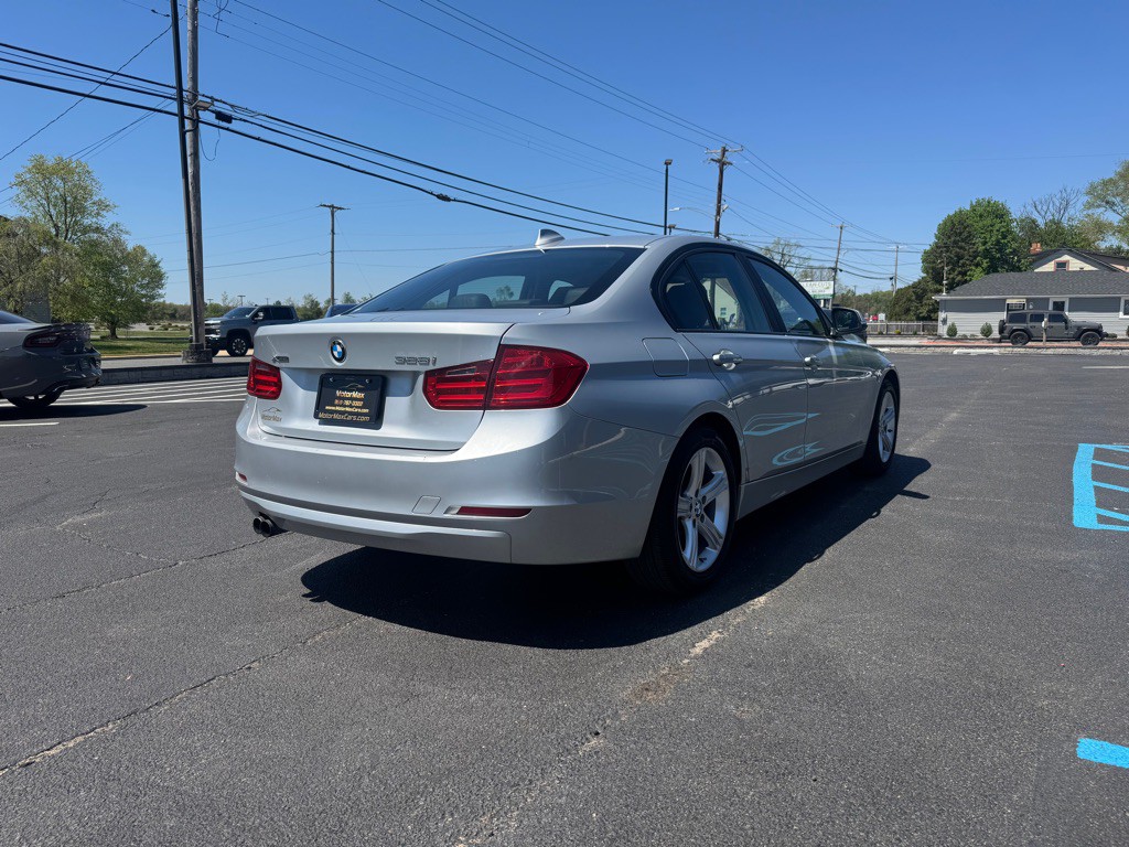 2013 BMW 3 Series Image 3
