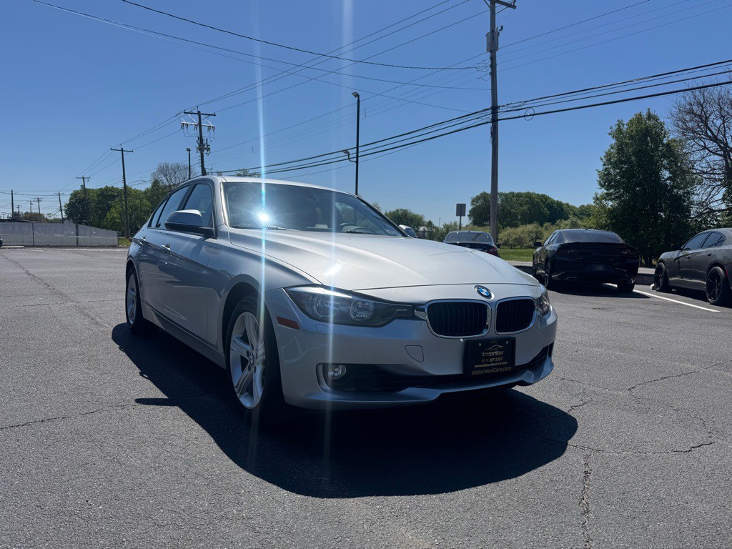 2013 BMW 3 Series Image 4