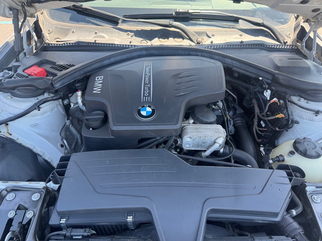2013 BMW 3 Series Image 11