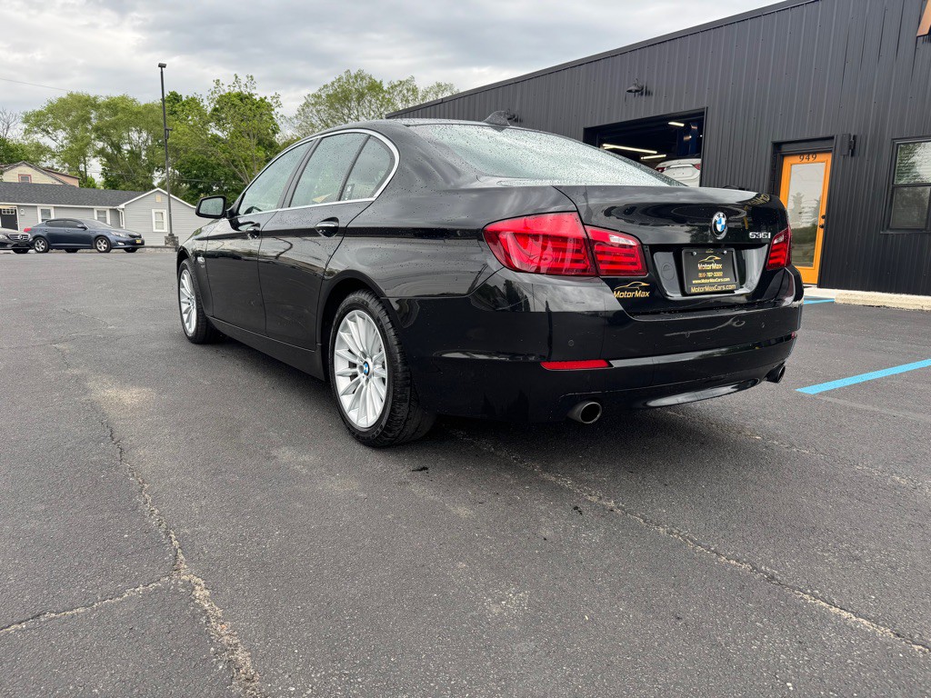 2012 BMW 5 Series Image 2