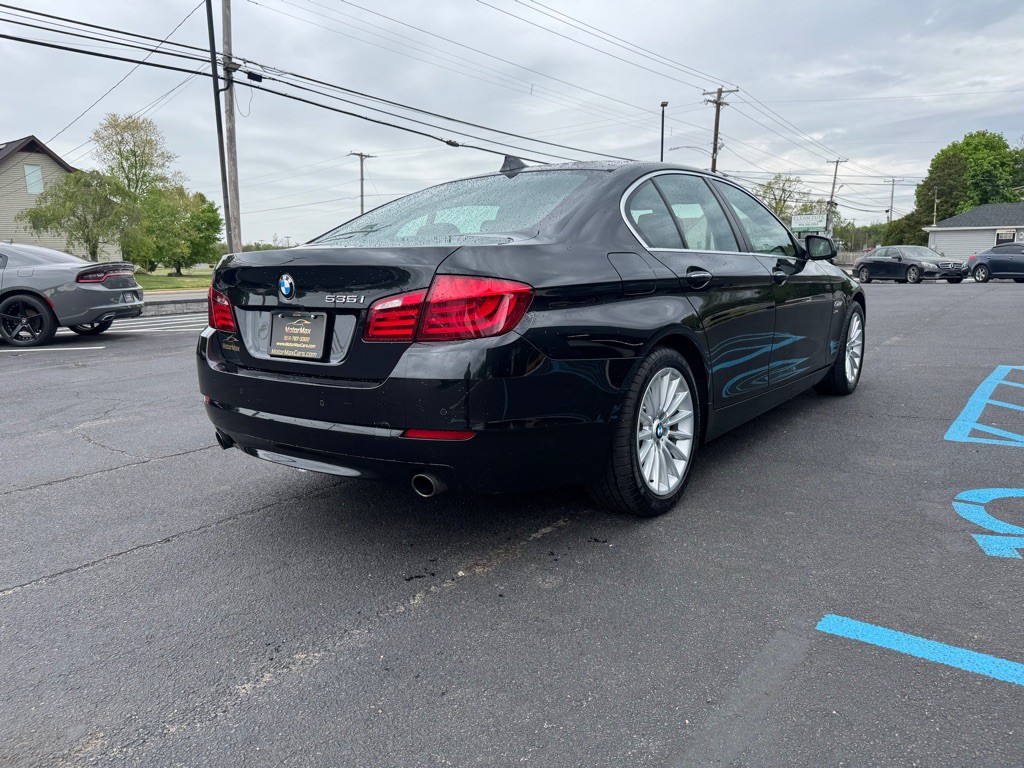 2012 BMW 5 Series Image 3