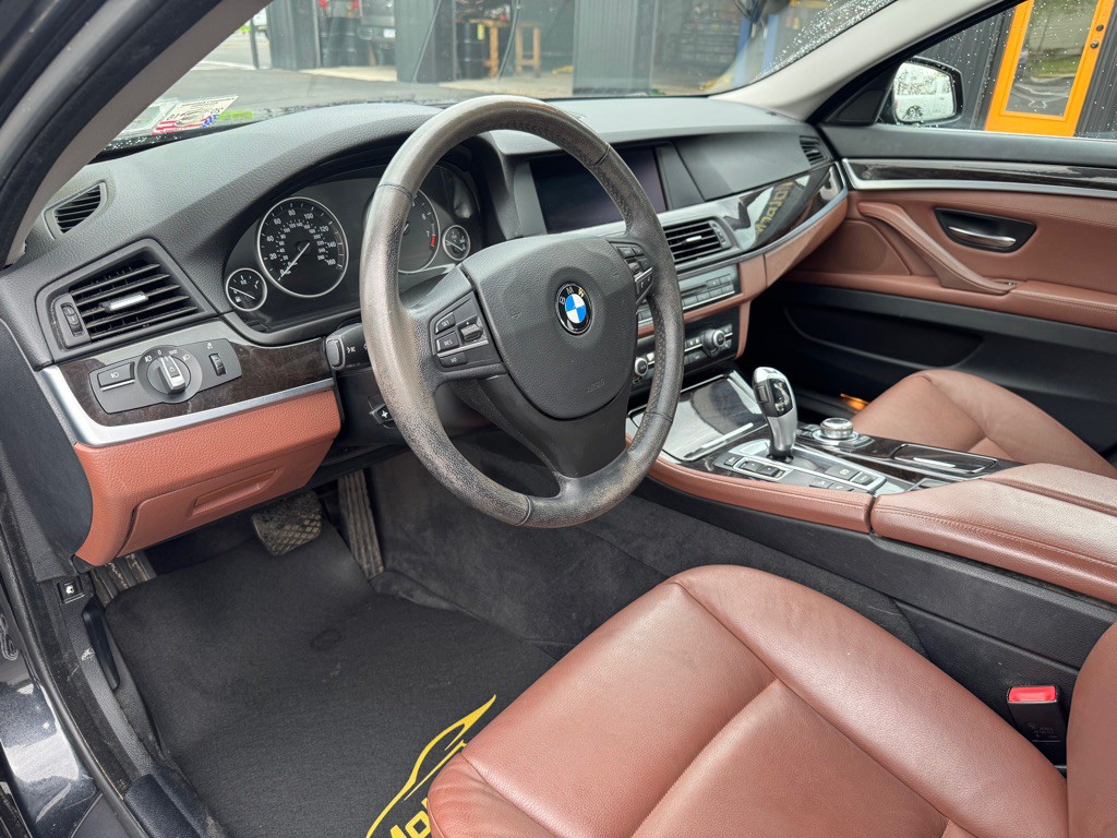 2012 BMW 5 Series Image 5