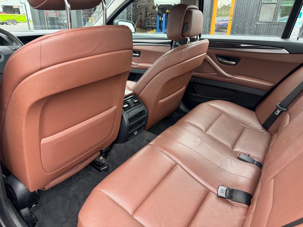 2012 BMW 5 Series Image 6