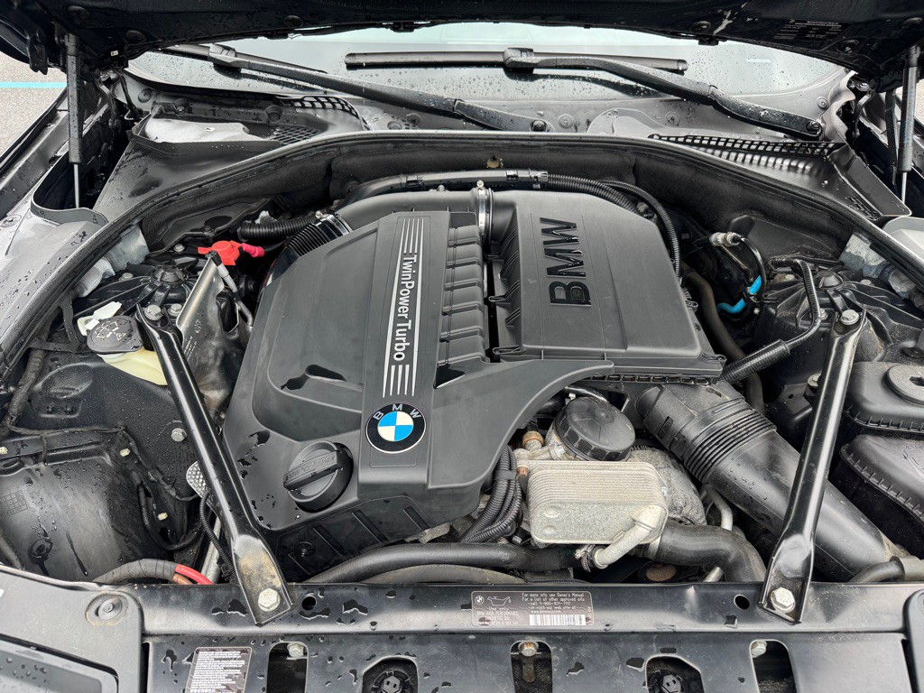 2012 BMW 5 Series Image 11