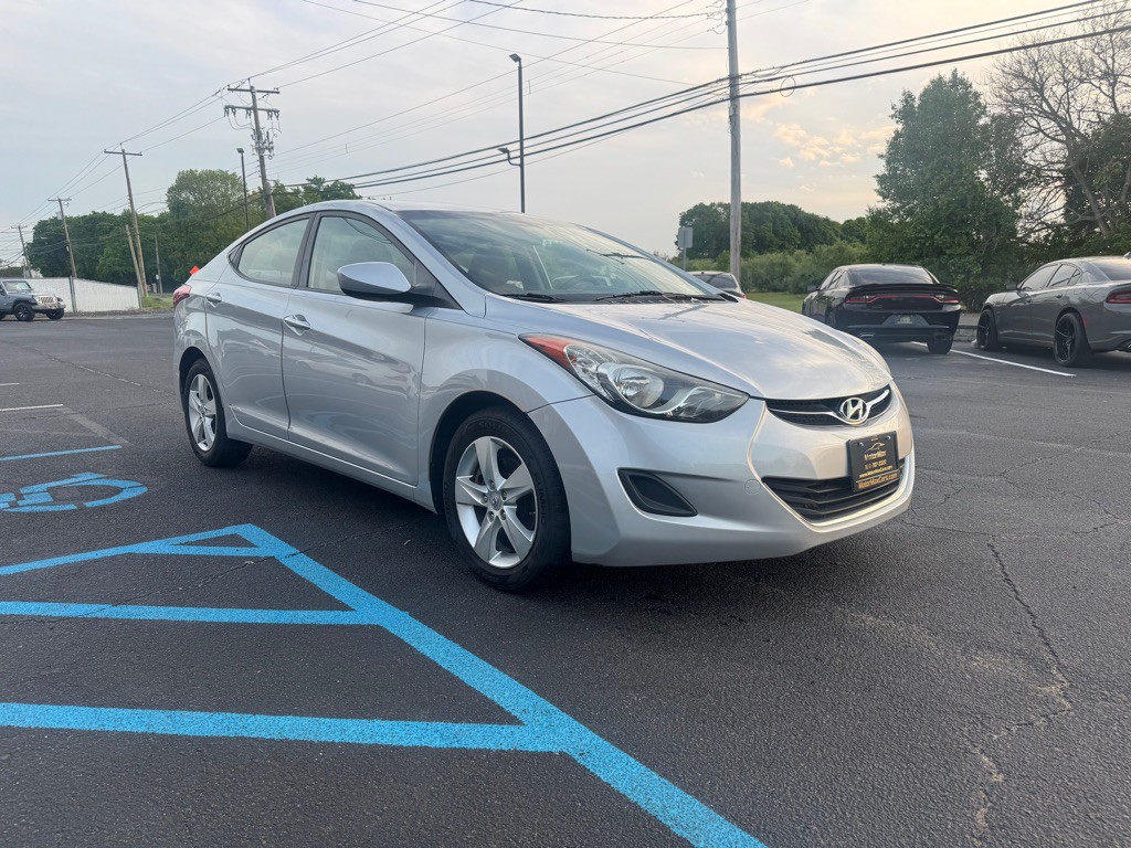 2011 Hyundai Elantra Image 4