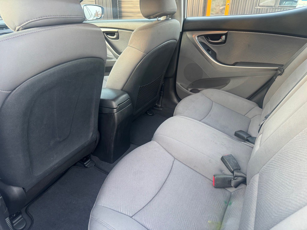 2011 Hyundai Elantra Image 6