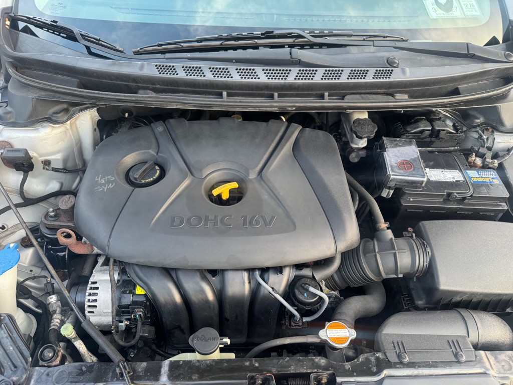 2011 Hyundai Elantra Image 11
