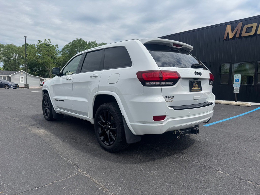 2018 Jeep Grand Cherokee Image 2