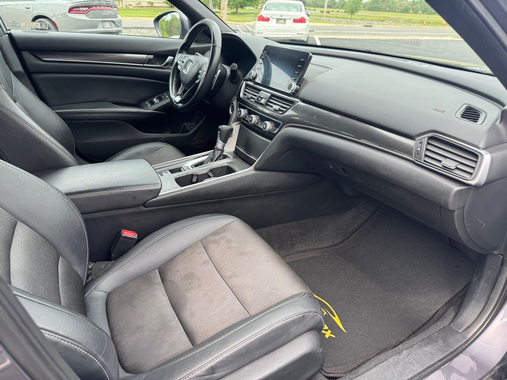 2019 Honda Accord Image 8