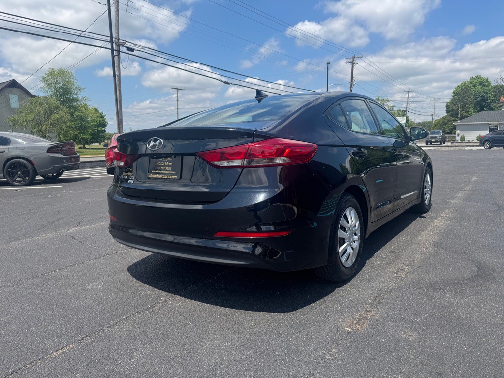 2017 Hyundai Elantra Image 3