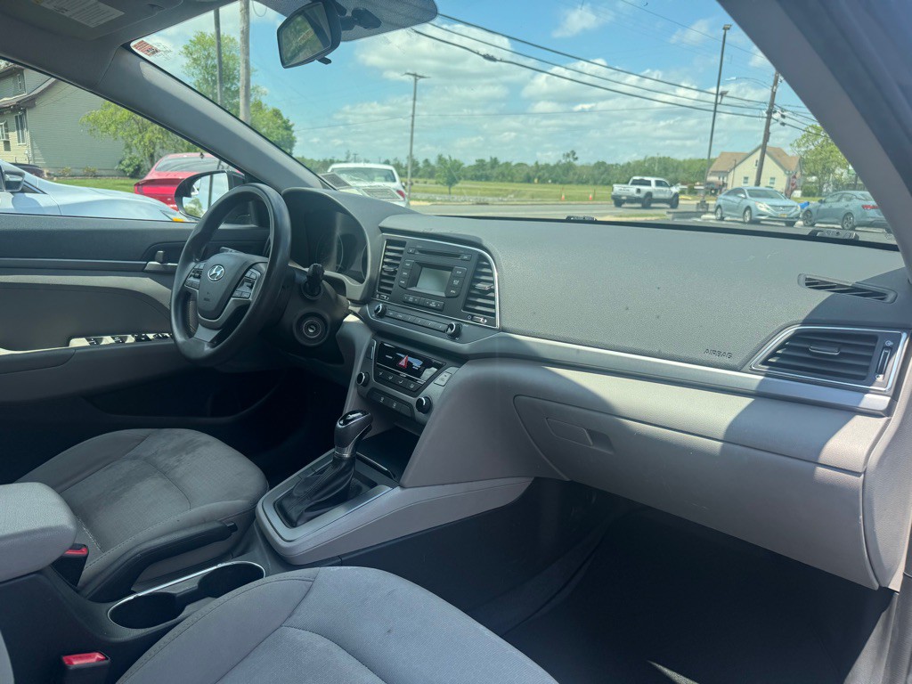 2017 Hyundai Elantra Image 7