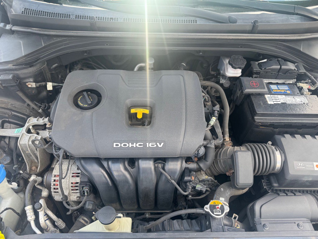 2017 Hyundai Elantra Image 10