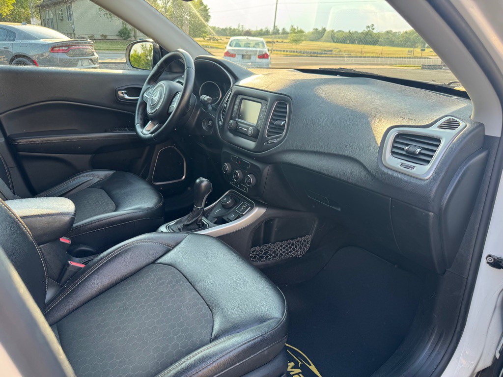 2018 Jeep Compass Image 8