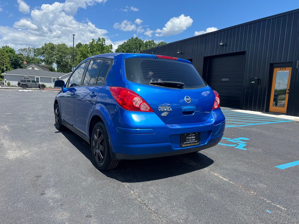 2008 Nissan Versa Image 2