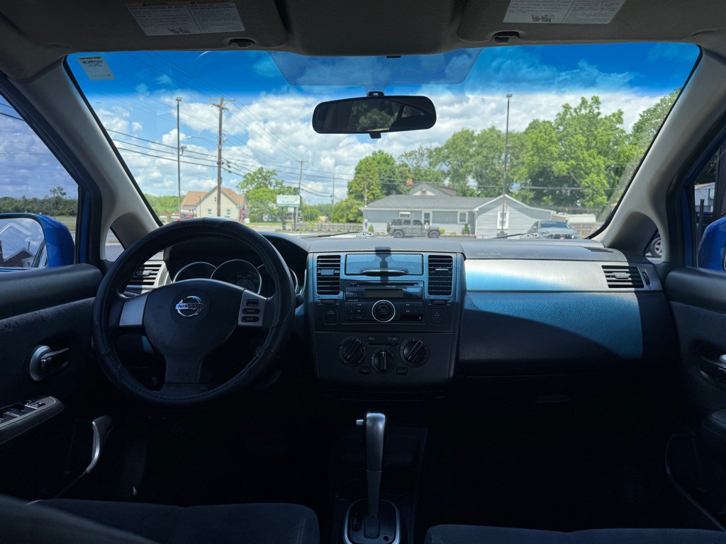 2008 Nissan Versa Image 9
