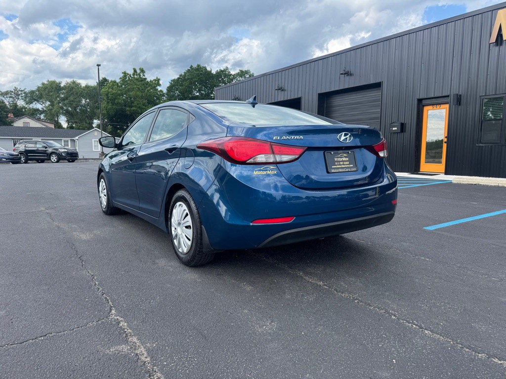 2014 Hyundai Elantra Image 2