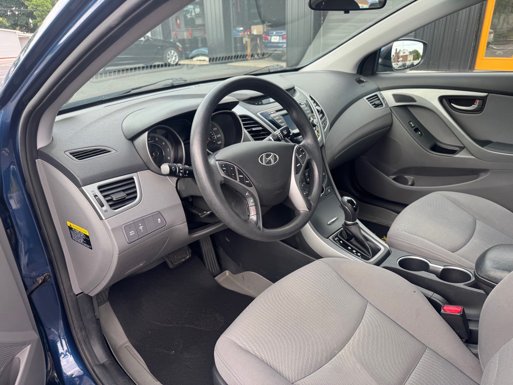 2014 Hyundai Elantra Image 5