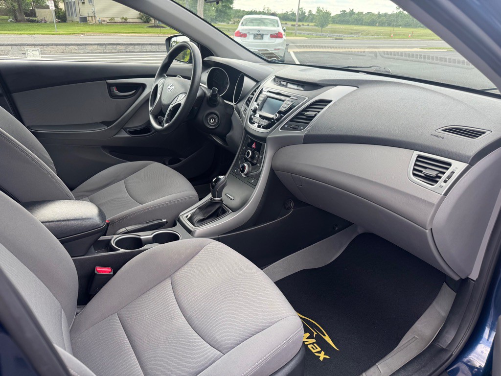 2014 Hyundai Elantra Image 8