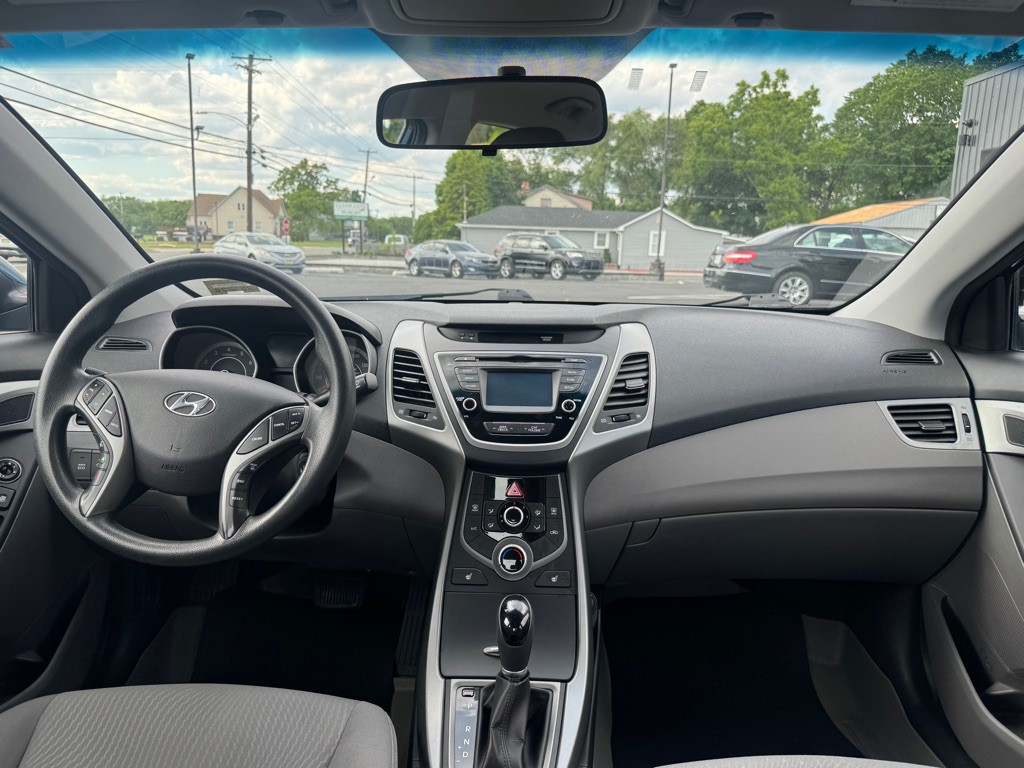 2014 Hyundai Elantra Image 9