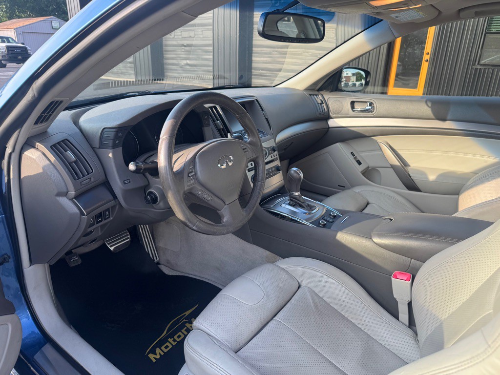 2012 INFINITI G37 Image 5