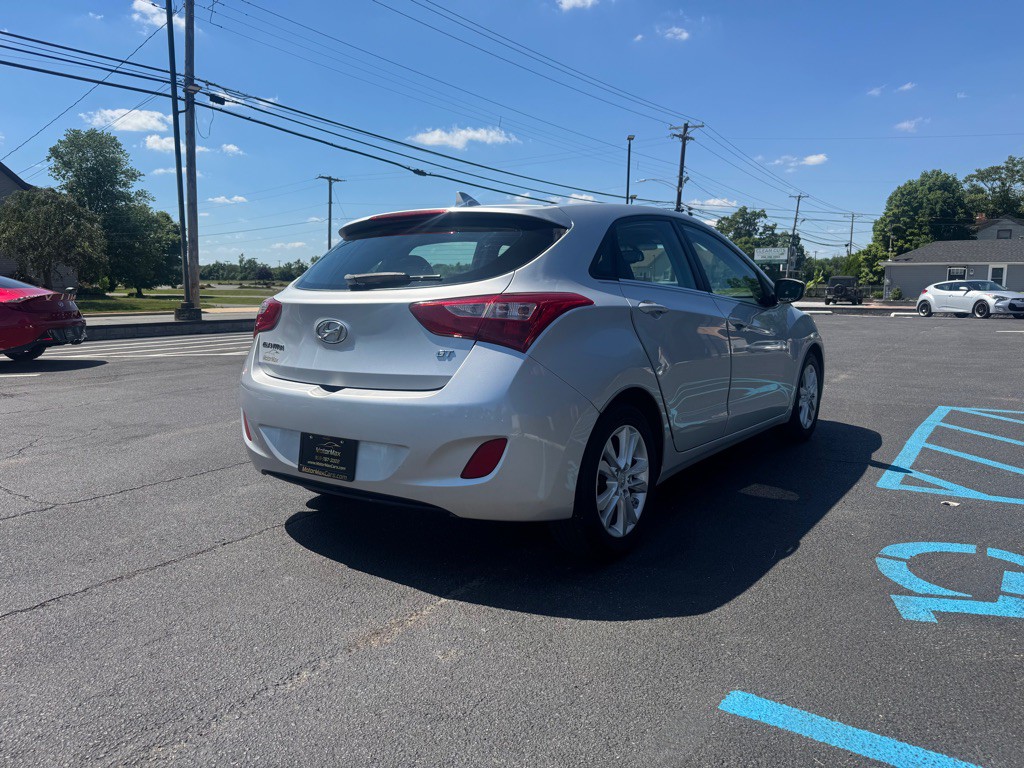 2013 Hyundai Elantra Image 3