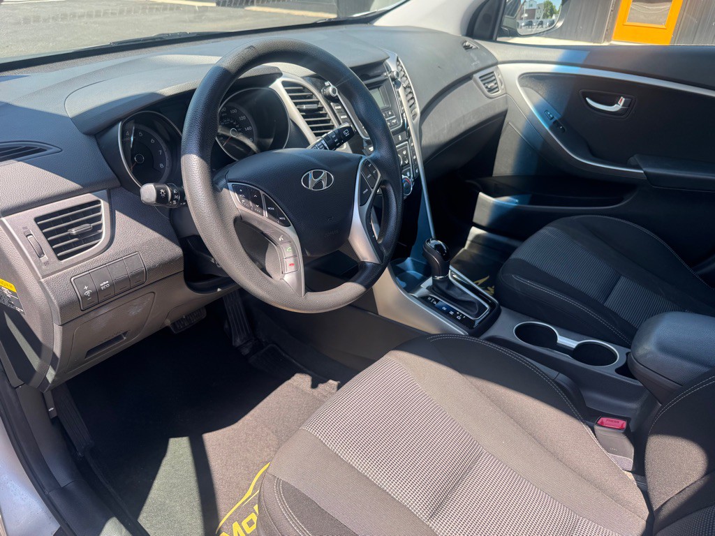 2013 Hyundai Elantra Image 5