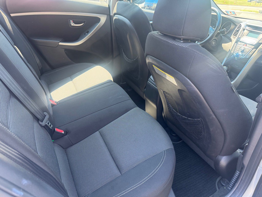 2013 Hyundai Elantra Image 7