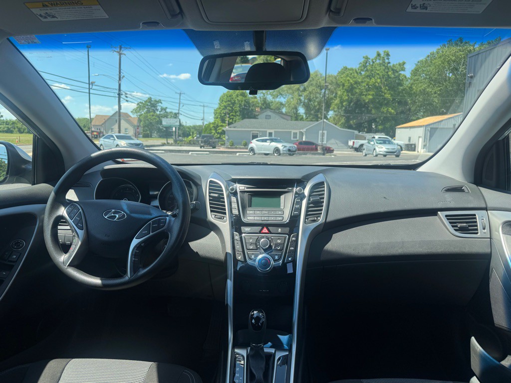 2013 Hyundai Elantra Image 9