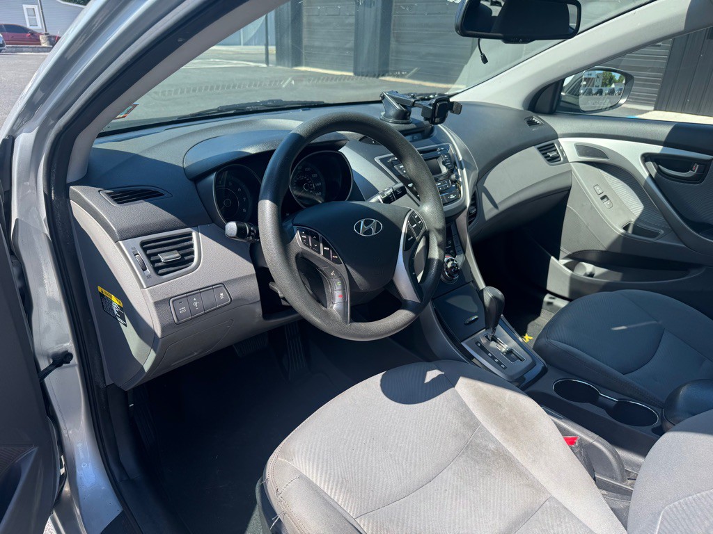 2013 Hyundai Elantra Image 5